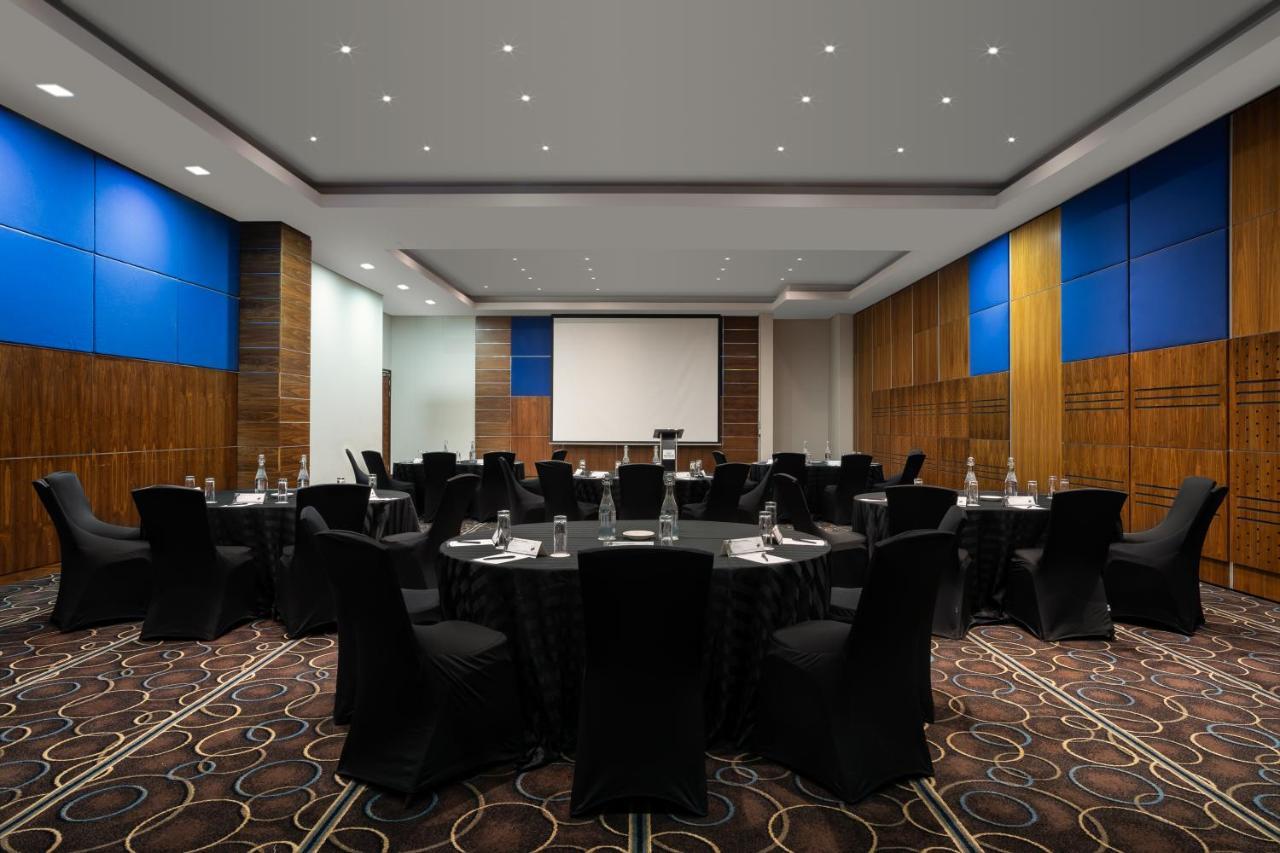 Premier Hotel Midrand Bagian luar foto