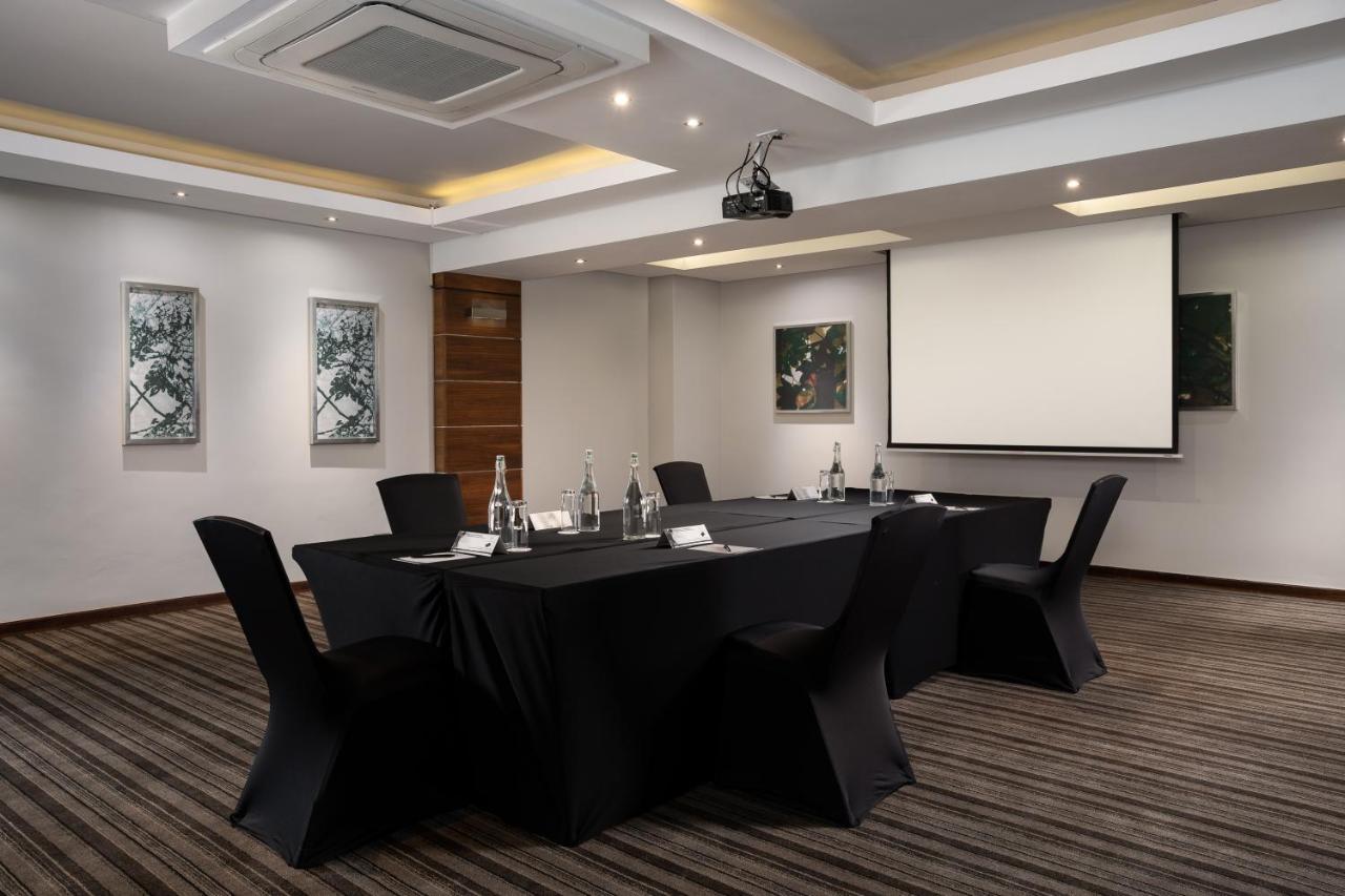 Premier Hotel Midrand Bagian luar foto