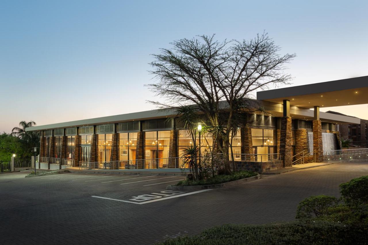 Premier Hotel Midrand Bagian luar foto