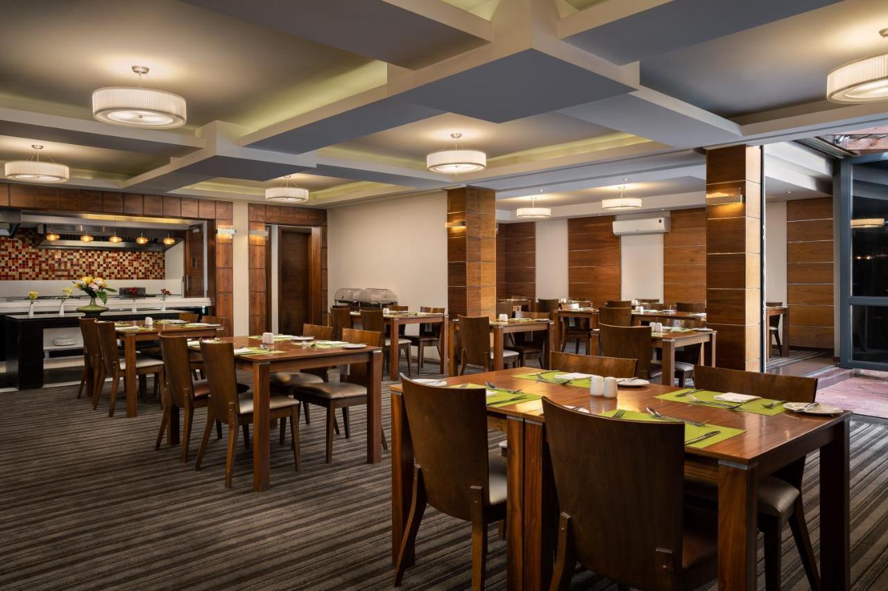 Premier Hotel Midrand Bagian luar foto