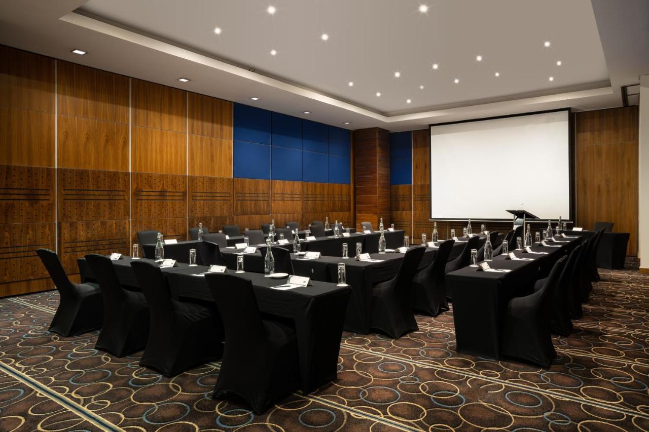 Premier Hotel Midrand Bagian luar foto