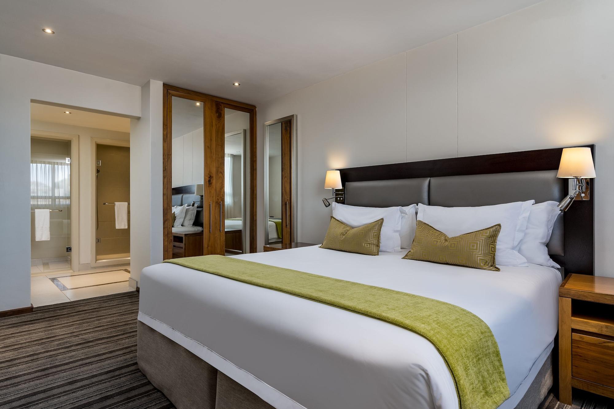Premier Hotel Midrand Bagian luar foto