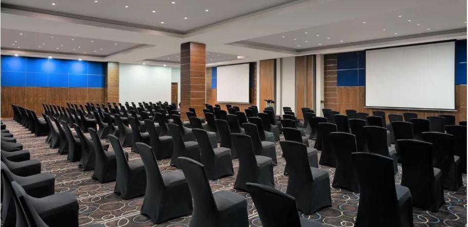 Premier Hotel Midrand Bagian luar foto