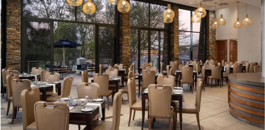 Premier Hotel Midrand Bagian luar foto
